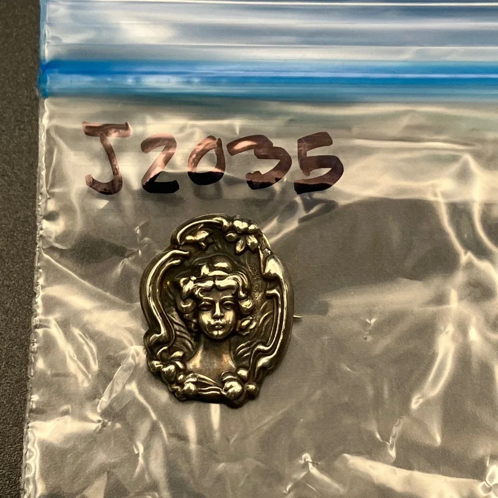Vintage Art Nouveau Pin Sterling Silver Front Lady Portrait Floral Small Antique